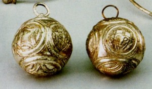 The decorative buttons